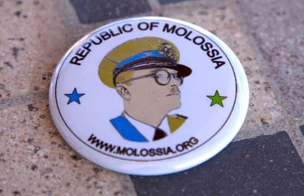 Molossia - The smallest republic in the world (15 pics)