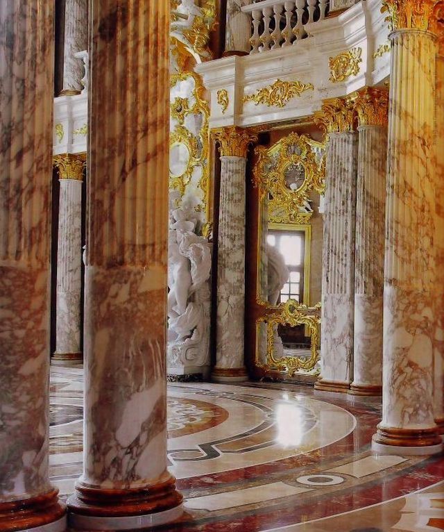 Private Russian Palace (20 pics)