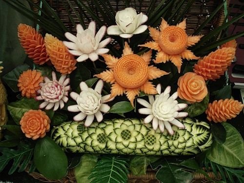 Fruit and vegetables carvings (21 pics)