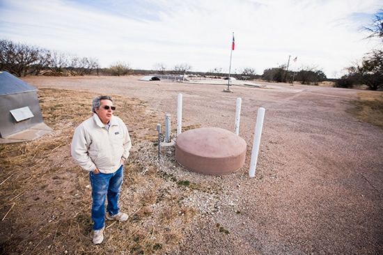 House in a missile silo (9 pics)