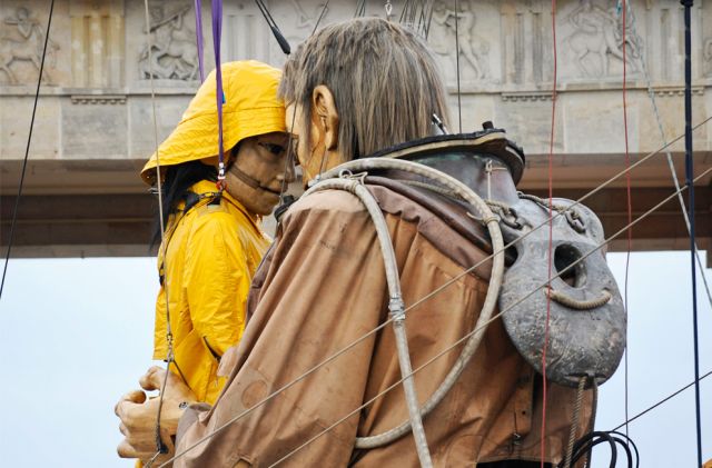 ‘The Berlin Reunion’ by France's Royal de Luxe street theatre company (35 pics)