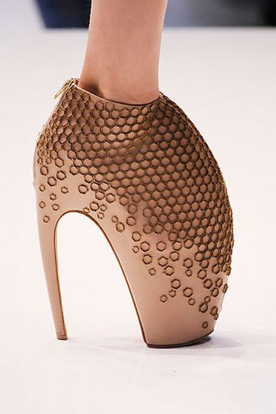 Women’s shoes of the latest fashion (28 pics)