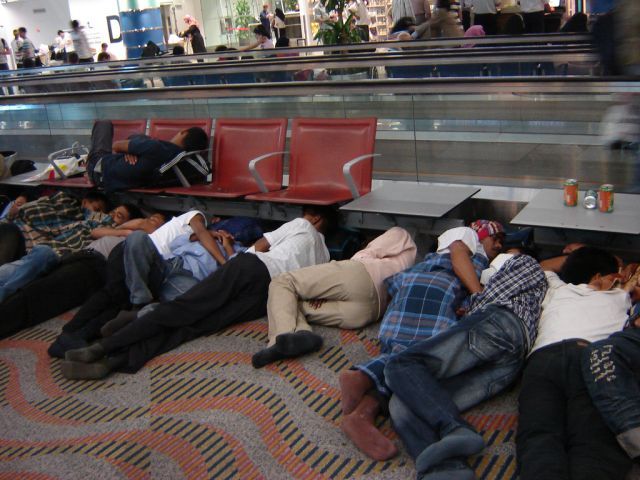 “Victims” of airports (35 pics)