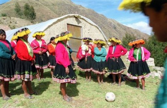 Women’s soccer in Peru (12 pics) - Izismile.com