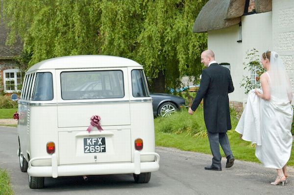 Different wedding cars (23 pics)
