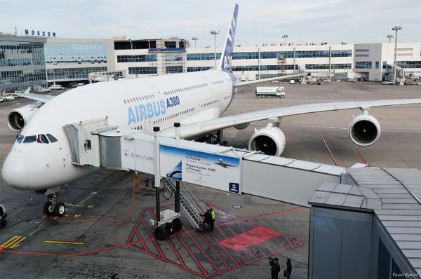 The Biggest Passenger Plane Airbus A380 (14 pics)
