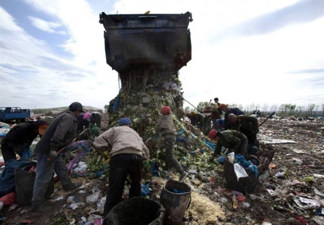 Trash Problem in China (11 pics)