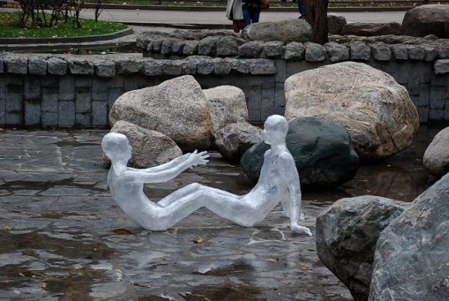 Unusual Sculptures and Installations by Mark Jenkins (29 pics)