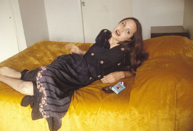 Angelina Jolie When She Was Only 19 years old! (17 pics)