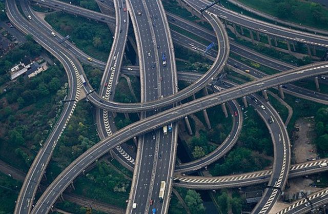 Stunning Highway Interchanges (23 pics)
