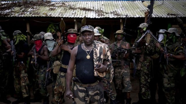 Modern Robin Hoods in Niger Delta (40 pics)