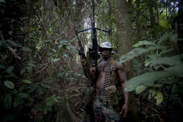Modern Robin Hoods in Niger Delta (40 pics)