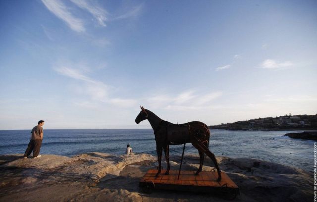 Sculptures by the Sea (21 pics)