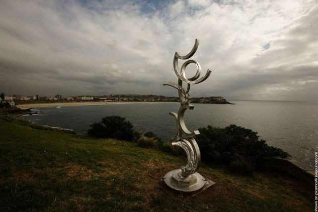 Sculptures by the Sea (21 pics)