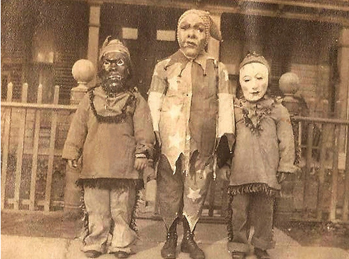 Scary Vintage Halloween Costumes (14 pics)
