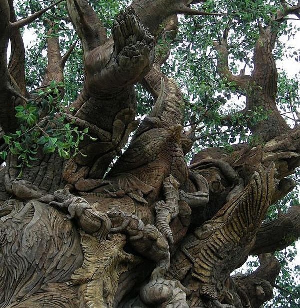 Beautiful Tree Sculptures (20 pics)