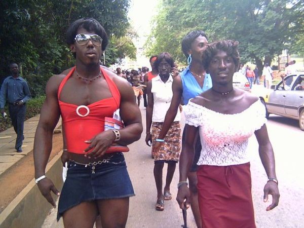 Transvestite Parade in Africa (19 pics)