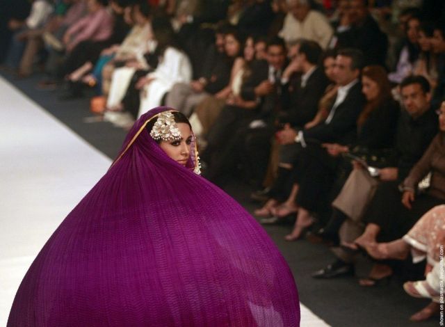 Pakistan Fashion Week (25 pics)