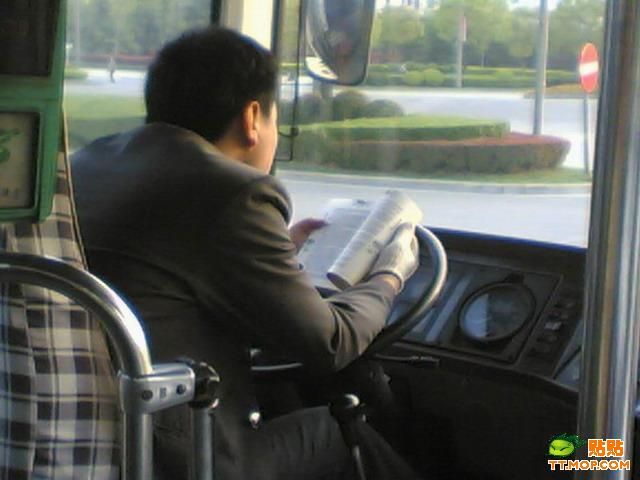 Why it is Dangerous to Take a Bus in China (8 pics)