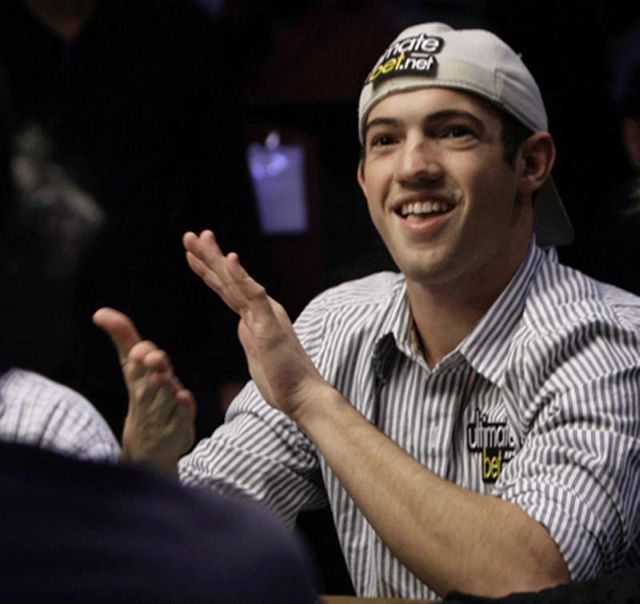 21-Year-Old Becomes the Champion of the 2009 World Series of Poker (10 pics)