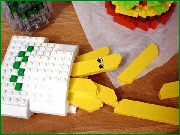 Lego Cheeseburger (7 pics)