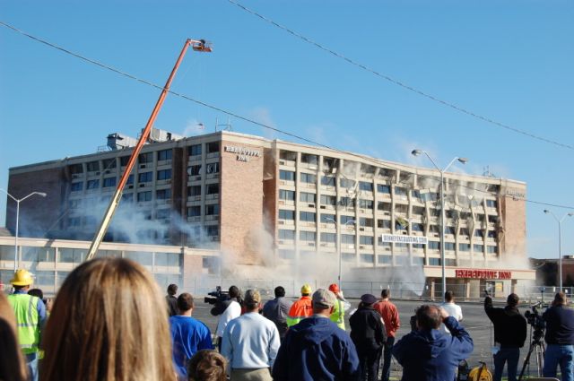 Great Building Implosion (10 pics)