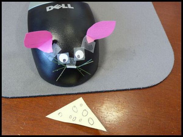 How to Entertain Yourself at Work (37 pics)