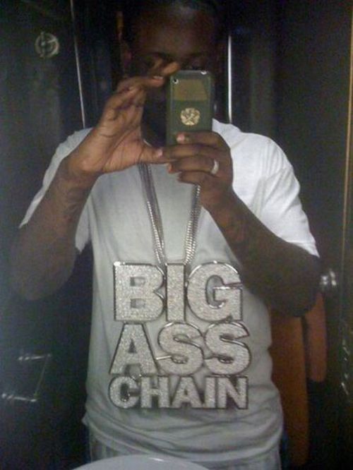 Most Ridiculous Chains of Rappers (22 pics)