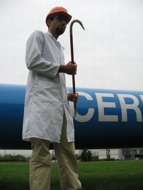 Oldie of the Day. ‘Gordon Freeman’ from Half Life spotted at CERN (23 pics)