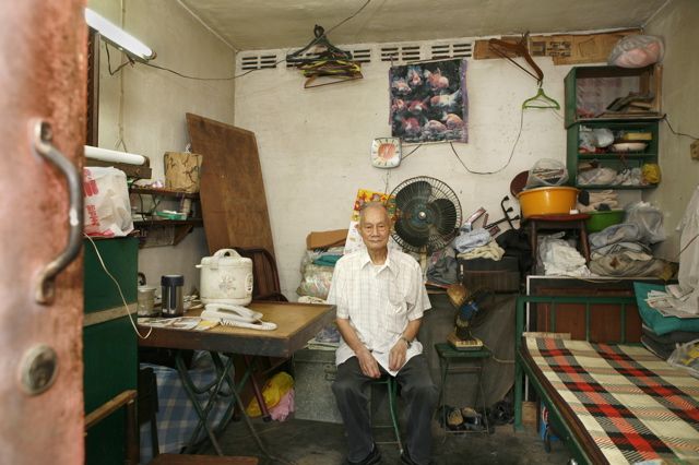 Living on 100 sq feet For Years (100 pics)