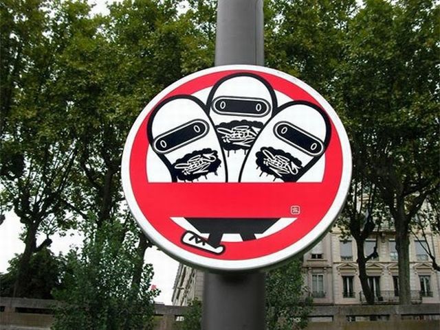 Funny Traffic Signs (24 pics)