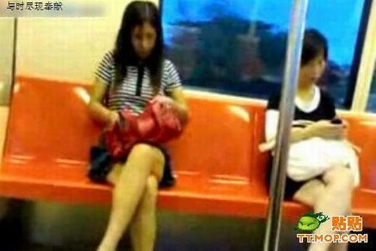 Subway Girl (7 pics)