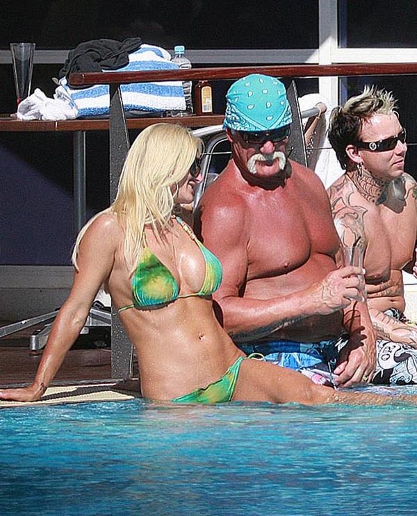 Hulk Hogan And His Daughter In The Pool 9 Pics, hot milf, teen nude, naked ...
