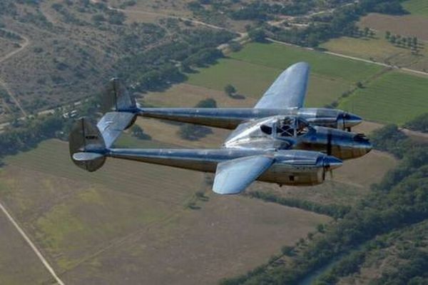 81 Year Old Made a P-38 Fighter Replica and Took a Flight in It (6 pics)