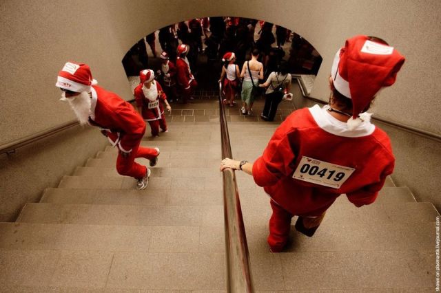 Santa Claus Race in Sydney (10 pics)