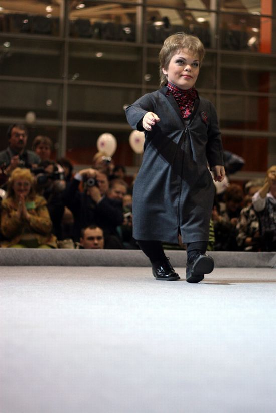 Russian Fashion Show for Disabled People (34 pics)