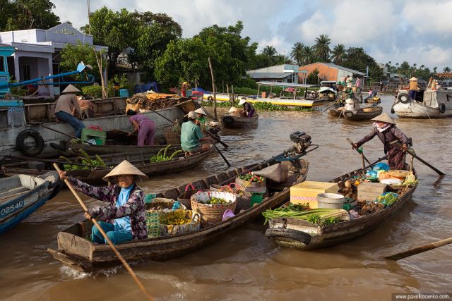 Floating Markets in Vietnam (11 pics)