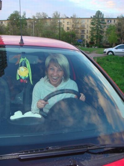 Russian Girls Behind the Wheel (53 pics)