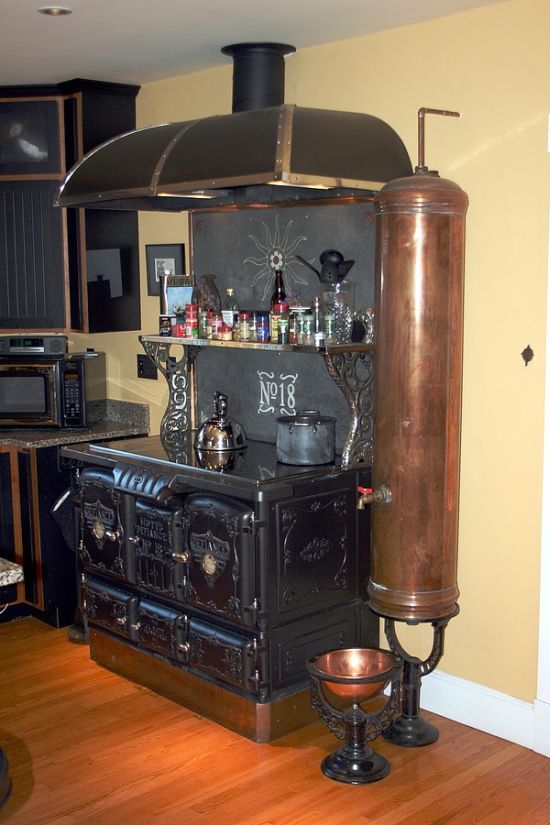 Awesome Steampunk House (23 pics)