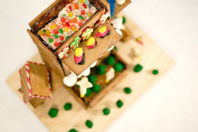 Different Kind of Sweets at Gingerbread Competition. Mmmm…Yummy! (44 pics)