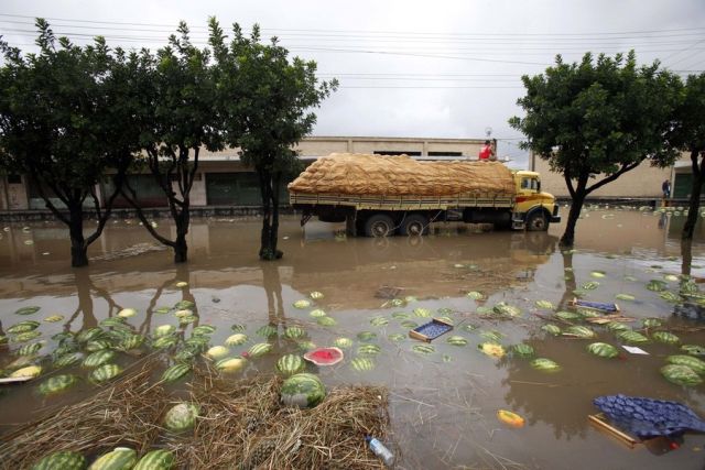 Flood in Brazil…Water Melons Swim Away (12 pics)