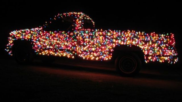 The Christmas Truck (11 pics)