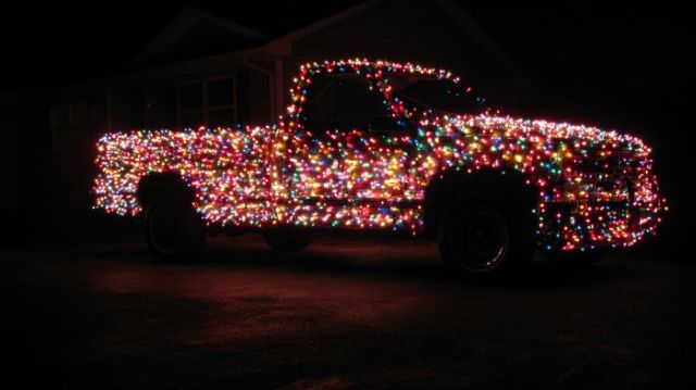 The Christmas Truck (11 pics)
