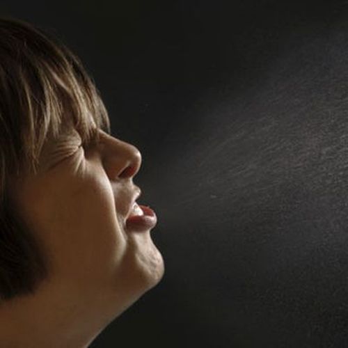 Sneezing People (12 pics)
