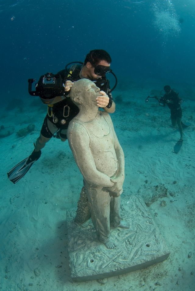 Future World's Largest Underwater Sculpture Museum (14 pics)