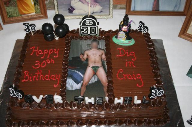 Worst Birthday Cakes Ever (24 pics)