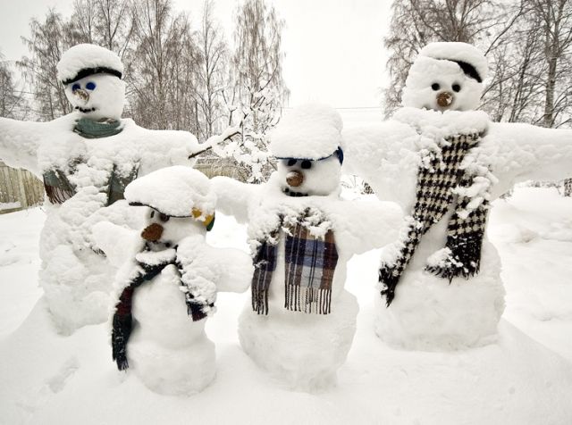 Snowmen Are Everywhere! (34 pics)