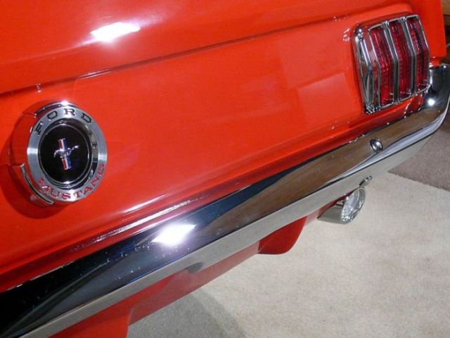 Classic 1965 Ford Mustang Replica Pool Table (5 pics)