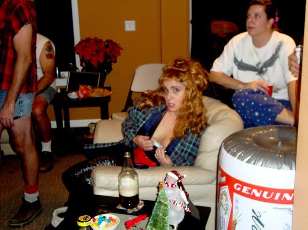 Funny Pictures from a Redneck Christmas (35 pics)