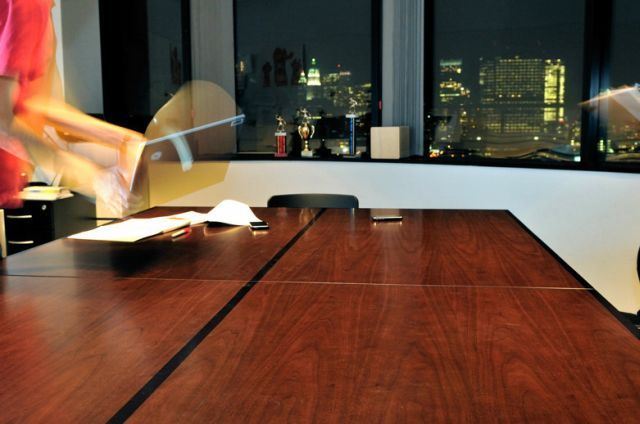 A Great Desk for any Office (10 pics)